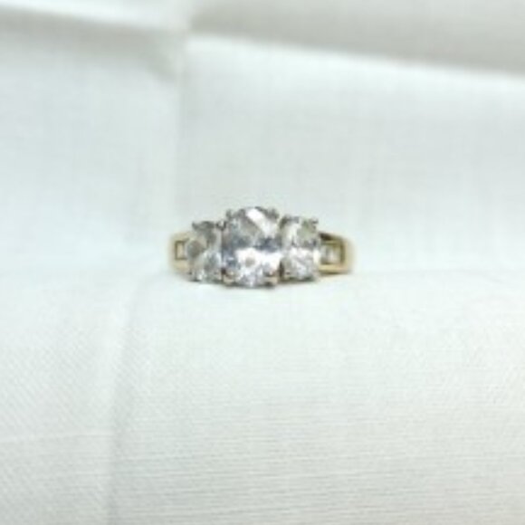 Three Stone Gold Tone Ring - Picture 6 of 7